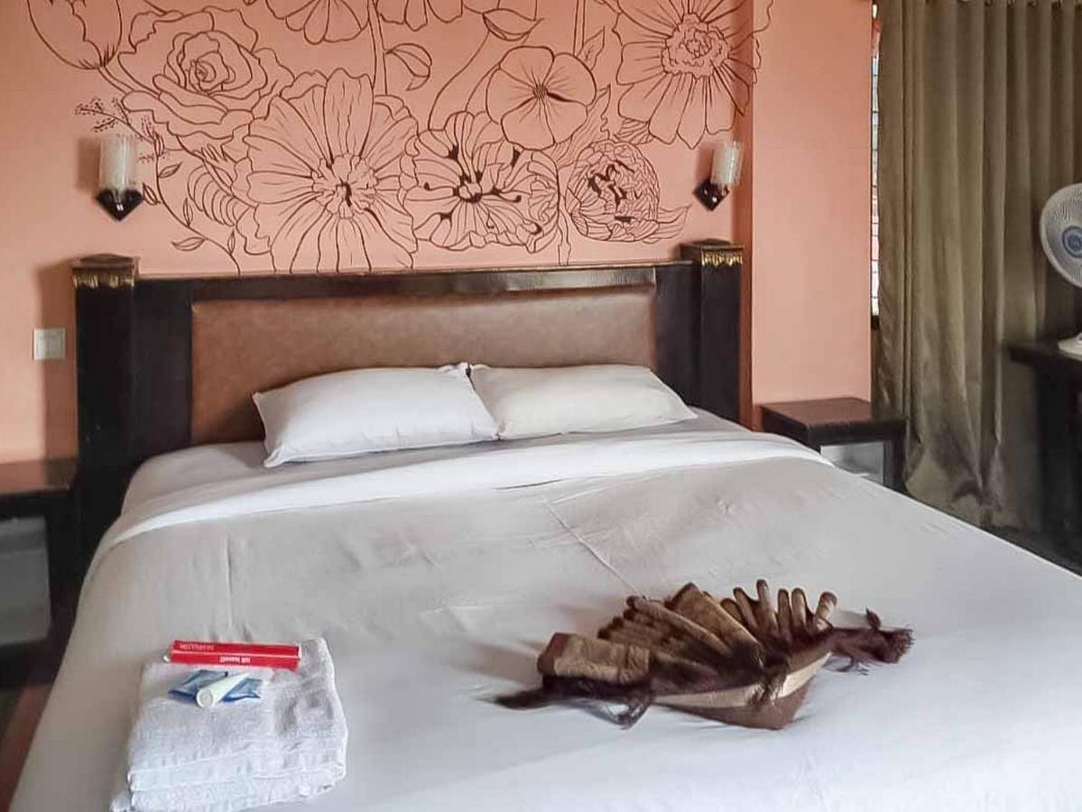 Hotel Ananda Syariah Redpartner Bukittinggi Ngoại thất bức ảnh